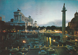 Cartolina Roma - Monumento A Vittorio Emanuele Visto Dal Foro Traiano Di Notte - Altare Della Patria