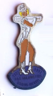 SP171 Pin's Twirling Bâton Majorette Majorettes Pax Stiring Wendel Moselle Anniversaire 1972 1992 Pin'up Achat Immédiat - Pin-Ups