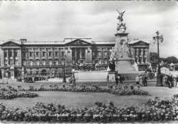 GB - Royaume-Uni : LONDON : Buckingham Palace And Queen Victoria Memorial. - Buckingham Palace