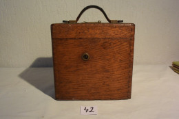 C42 Ancien Appareil Constateur Colombophile Toulet Excelsior Firma Van Bael - Antiek Gereedschap