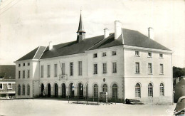 61* LE MERLERAULT  Mairie CPSM(9X14)      MA105,1358 - Le Merlerault