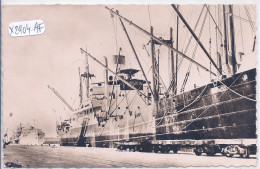 CONGO- POINTE-NOIRE- BATEAUX A QUAI DANS LE PORT - Pointe-Noire