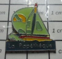 1417 Pin's Pins / Beau Et Rare / SPORTS / VOILE VOLIER LA PAPETHEQUE COURSE REGATE - Segeln