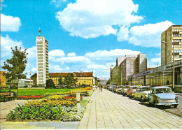 Neubrandenburg, Karl-Marx-Platz, DDR-PKWs, Nicht Gelaufen - Neubrandenburg