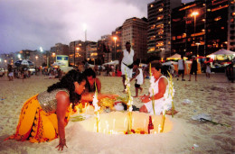 COPPACABANA LA PLAGE S'ENFLAMME POUR RENDRE HOMMAGE A LA DEESSE DE LA MER N° 6 PHOTO DE PRESSE ANGELI - América