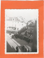 Delcampe - LOZERE : MENDE, Photo D'Epoque, Procession Religieuse Rue D'Aigues-Passe, Carrefour De La Caille, Années 50... - Mende