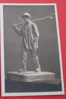 Ernest NIVET (sculpteur Né à Levroux). Le Bricolin - Sculture