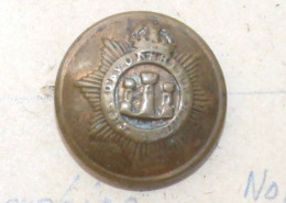 BOUTON MILITAIRE ANGLAIS - DEVONSHIRE REGIMENT UK 1901-52 ARMEE TROUPE WWII 18mm / ANTIQUE BUTTON ENGLAND   (2203.349) - Bottoni