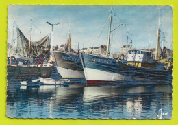 56 ETEL N°MX 5075 Bateaux En Gros Plan Dans Le Port VOIR DOS Postée De Houat En 1960 - Etel