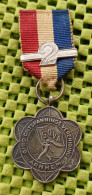 Medaille  -  .G.O.V.A - Giro Ontspaningings Verening. Arnhem ( Gld )  -  Original Foto  !!  Medallion  Dutch - Autres & Non Classés