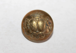 BOUTON UNIFORME MILITAIRE ANGLAIS, ARMOIRIE UK BLASON LION LEOPARD COURONNE 18mm / ANTIQUE BUTTON ENGLAND   (2202.4) - Boutons