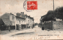 CPA HAUTE VIENNE 87 / CHATEAUPONSAC UNE RUE COMMERCE ANIMEE - Chateauponsac