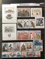 LOT Timbres Slovaquie - Collections, Lots & Séries