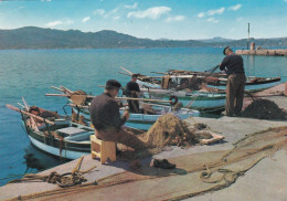 Italie -- LA MADDALENA --- 1966 --- Pêche --Lungomare Amendola. Si Rassettono Le Reti   ( Très Animée )....cachet - Sassari