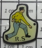 1317 Pin's Pins / Beau Et Rare / SPORTS / CLUB PETANQUE R.S - Petanca