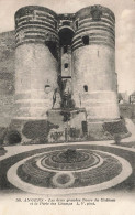 FRANCE - Angers - Les Deux Grandes Tours Du Château Et La Porte Des Champs - L.V - Carte Postale Ancienne - Angers