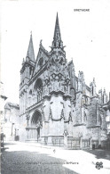 CPA VANNES - FACADE DE LA CATHEDRALE ***RARE*** MTIL 173 - Vannes