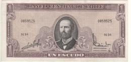 CHILE   1  Escudo   P135A  ( ND )    "Arturo Prat + Scene Of Founding Of Santiago De Chile At Back " - Cile