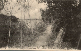 Berneval Sur Mer Le Sentier De La Mare Et Le Pont - Berneval