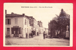 F-17-Montendre-17A50  La Rue Des Brouillauds, Débit De Tabacs, Buvette, Petite Animation, Cpa  - Montendre