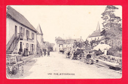 F-19-Eygurande-04A2  Une Rue De La Ville, Cpa  - Eygurande