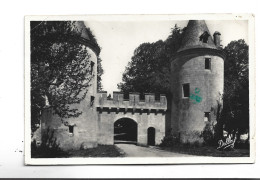 CPA PHOTO DPT 17 MIRAMBEAU , L ENTREE DU CHATEAU En 1956! - Mirambeau