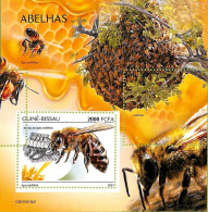 A7599 - GUINE BISSAU - ERROR MISPERF Stamp Sheet - 2021 - Insects, Honey Bees - Honeybees