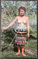 A DAYAK BEAUTY SARAWAK  A Fine Picture Of A Beautiful Dayak Girl Appearing In Her Traditional Costume PC Posted In 1975 - Ozeanien