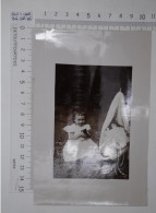 Photographie Photo Format Cabinet Fillette Avec Berceau Jouet De Poupée Et  Poupée Toy Doll  1902 - Gegenstände