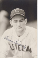 Vern (Vermon) Kennedy Lanceur Ligne Majeur Baseball Américaine 1934-1945 Real Photo B&W 1950 à Aujourd'hui. Signé 2 Sc - Baseball
