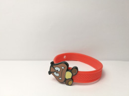 Delcampe - Kinder : MPG DV561   Super Mario 2020 - Goomba Armband - Aufstellfiguren