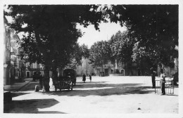 CUERS (Var) - Place Du Coq - Automobile - Voyagé 1966 (2 Scans) Marie-Rose Garcia, Quartier Saint-Pierre - Cuers