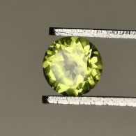 Péridot Naturel D'Afrique - VS -  Rond 0.57 Carat - 5.1 X 3.2 Mm - Otros & Sin Clasificación