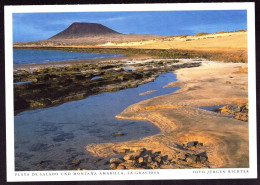AK 201252 SPAIN - La Graciosa - Playa De Salado Und Montana Amarilla - Sonstige & Ohne Zuordnung