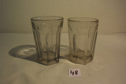 C48 2 Anciennes Chopes En Verre - Verres