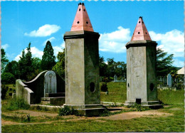 13-2-2024 (4 X 6) Australia - VIC - Beechworth Chinese Ceremonial Towers At Cemetery - Otros & Sin Clasificación