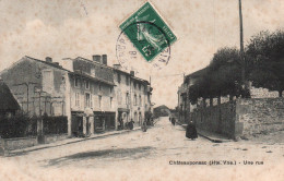 CPA HAUTE VIENNE / 87 / CHATEAUPONSAC / UNE RUE  - Chateauponsac