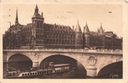 FRANCE - Paris - La Concièrgerie, La Tour De L'horloge  Et Le Pont Au Change - Mona -  Carte Postale Ancienne - Andere Monumenten, Gebouwen