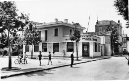 La CRAU (Var) - Le Bureau De Postes - Voyagé 1966 (2 Scans) Micheline Gambérini, 7 Rue De Solliès - La Crau