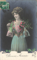 FANTAISIE - Femme - Bonne Année - Une Femme Avec Des Fleurs - Robe Bleue - Carte Postale Ancienne - Femmes