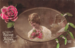 FANTAISIE - Femme - Bonne Année - Femme Avec Un Boa Blanc - Cadre - Portrait - Carte Postale Ancienne - Femmes