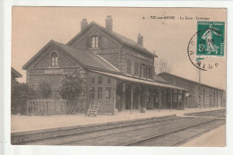 CP 02 VIC SUR AISNE La Gare Interieur - Vic Sur Aisne