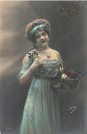 FÊTES ET VOEUX - Joyeux Noël - Femme En Robe Bleue - Carte Postale Ancienne - Sonstige & Ohne Zuordnung