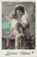 FÊTES ET VOEUX - Bonne Année - Femme Avec Un Chien - Voile - Carte Postale Ancienne - Nouvel An