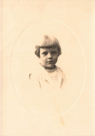 ENFANTS - Une Petit Garçon Au Regard Doux - Carte Postale Ancienne - Portretten