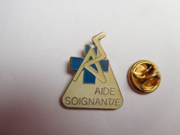 Beau Pin's , Médical , Aide Soignante - Médical