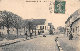 77 - CLAY-SOUILLY - La Petite Place Animée - Facteur - Claye Souilly