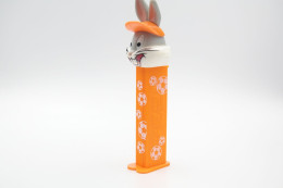 Vintage PEZ DISPENSER : BUGS BUNNY BACK IN ACTION - LOONEY TUNES - 2004 - Us Patent Austria Made L=10cm - Figurines