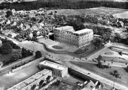 CPSM -  EN  AVION  AU DESSUS DE... LIEVIN  (62)   Au Centre ,  Les Grands Bureaux Des Mines - Lievin