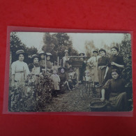 CARTE PHOTO METIER VENDANGE LIEU A IDENTIFIER 1913 - Artisanat